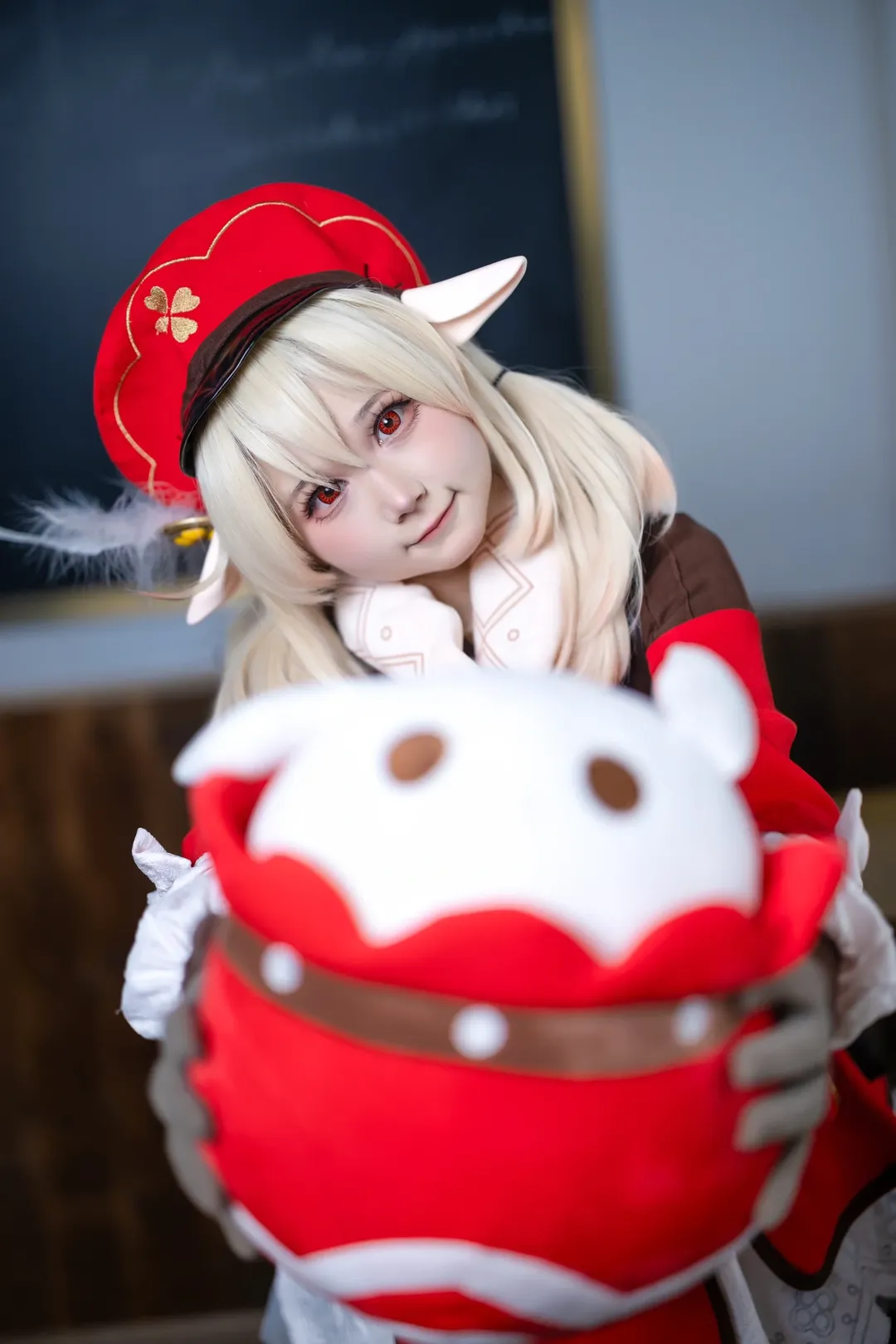 【Klee Cosplay】The Energetic Spark Knight in Genshin Impact - Image 1