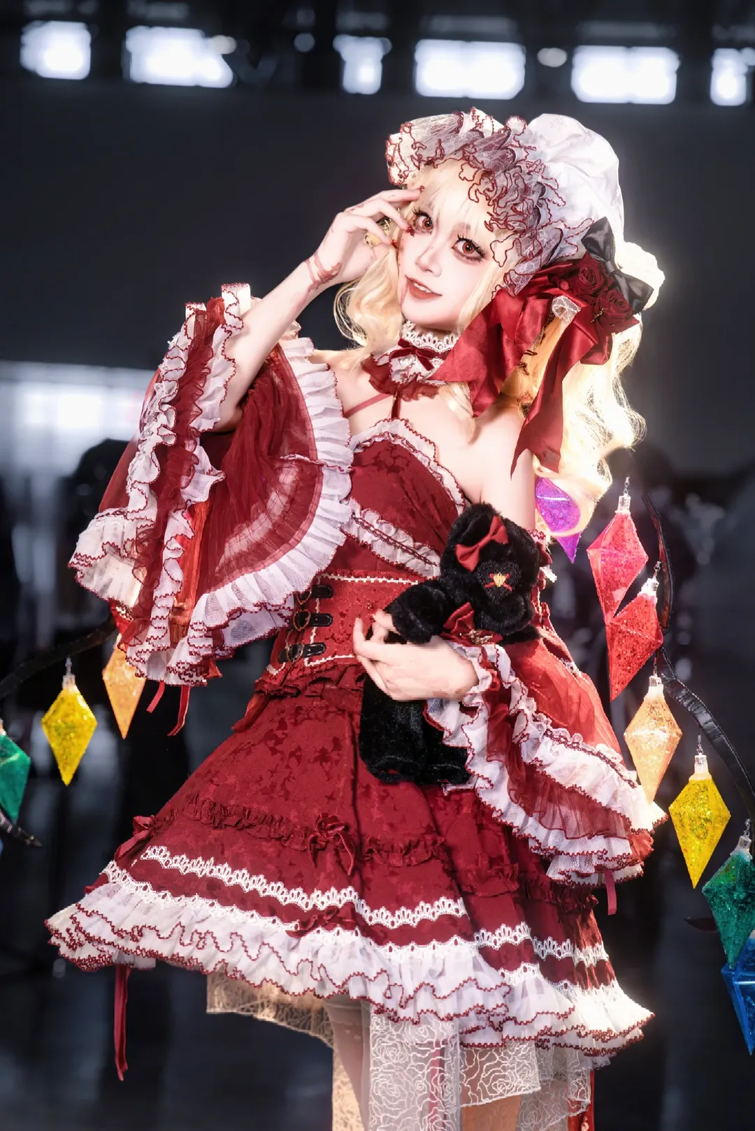 【芙兰朵露·斯卡雷特cos】东方project里的红恶魔，苹果和丝袜的完美搭配 - 第 1 张