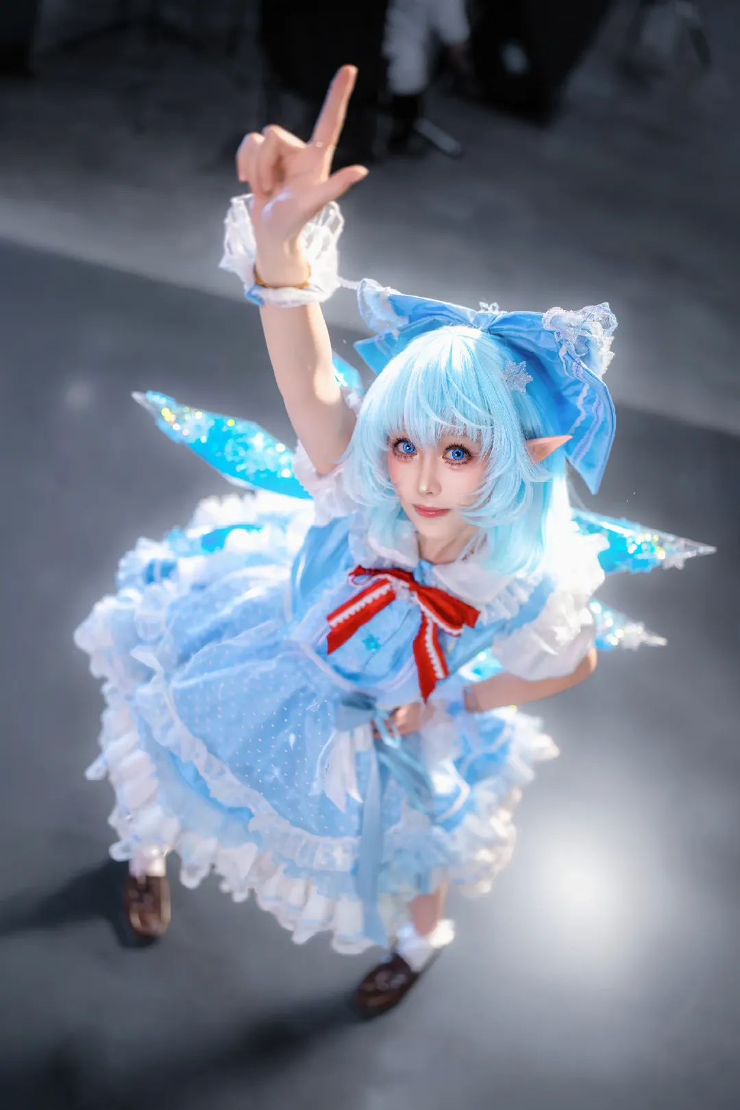 【チルノコスプレ】『東方Project』幻想郷の天才妖精 - 1 枚目