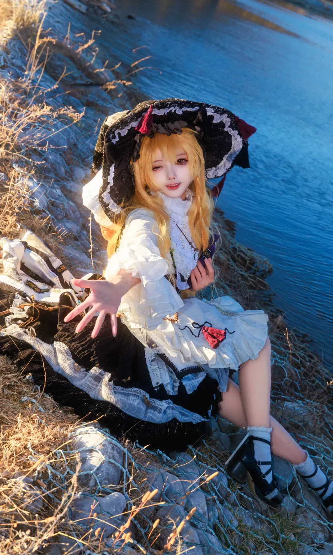 【雾雨魔理沙cos】东方project里的黑白魔法使，抓住户外的大逆光时刻