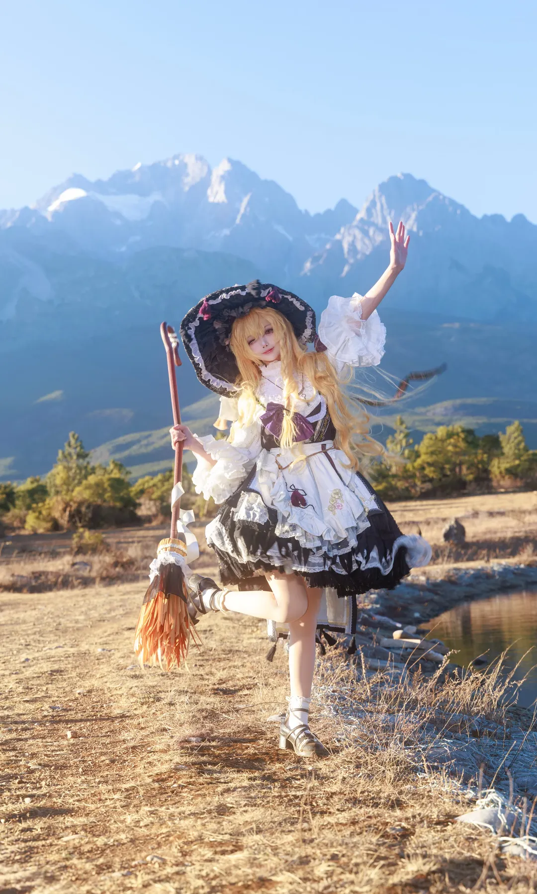 【魔理沙cos】玉龙雪山的黑白魔法使