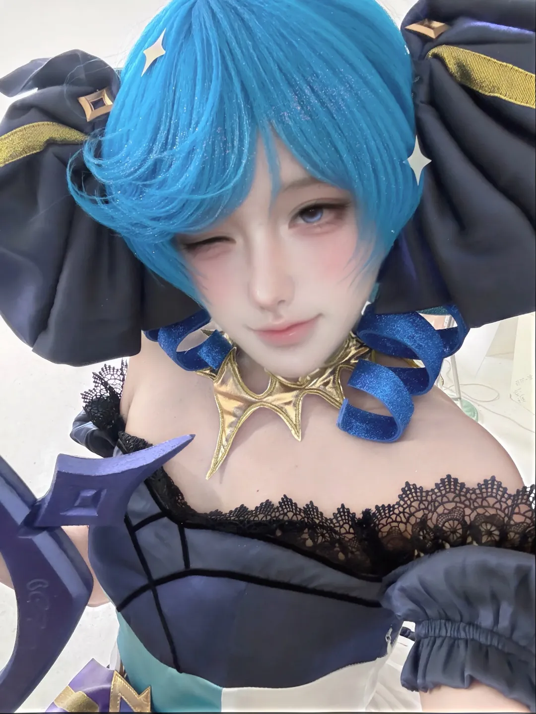 【格温cos】分享蓝发黑蕾丝裙的妆造心得
