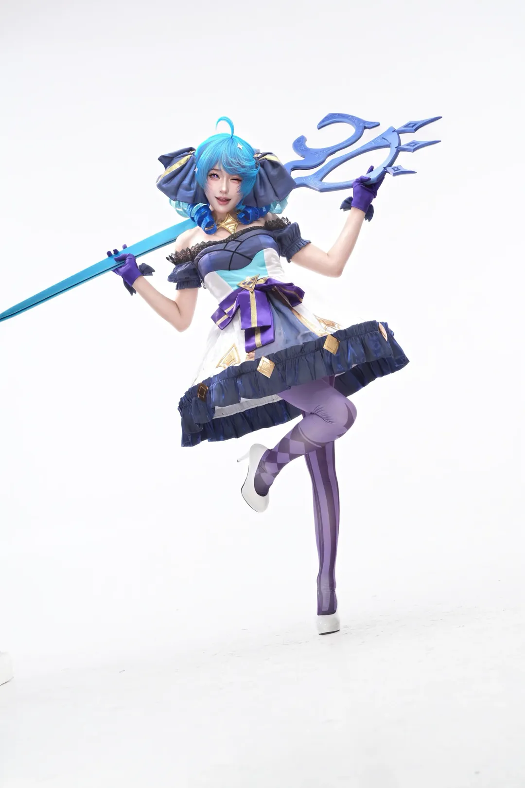 【格温cos】英雄联盟灵罗娃娃的白棚动态感正片 - 第 10 张