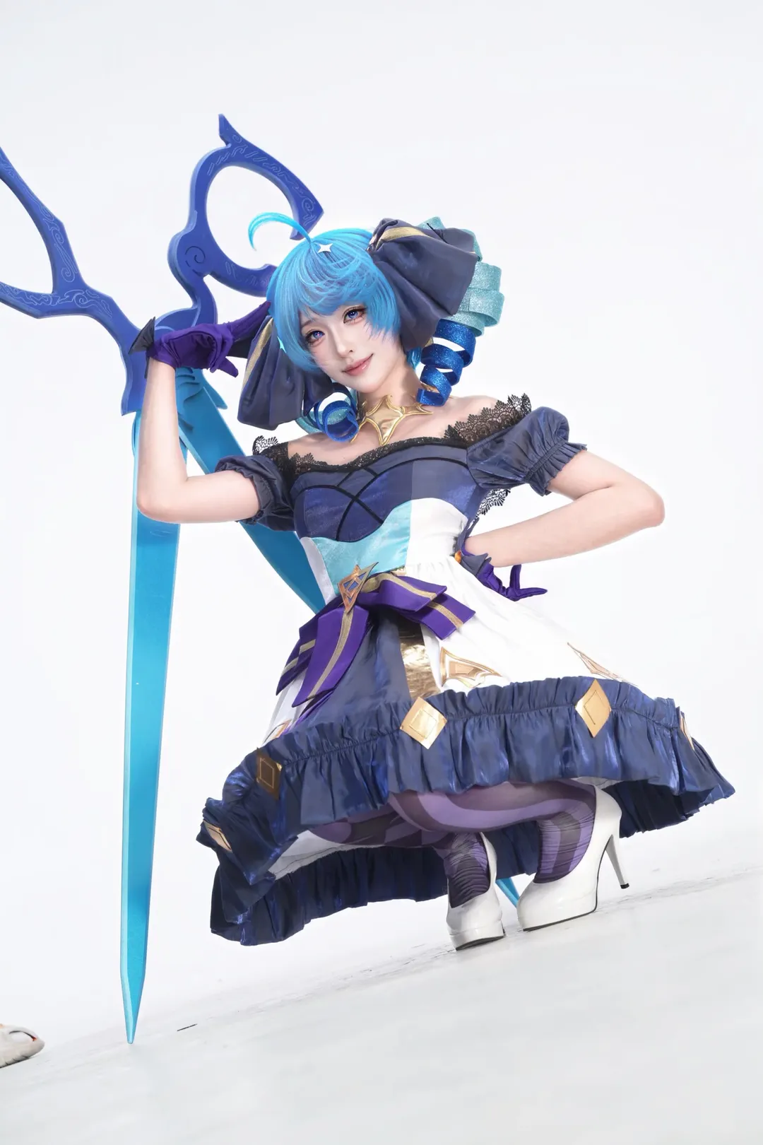 【格温cos】英雄联盟灵罗娃娃的白棚动态感正片 - 第 15 张