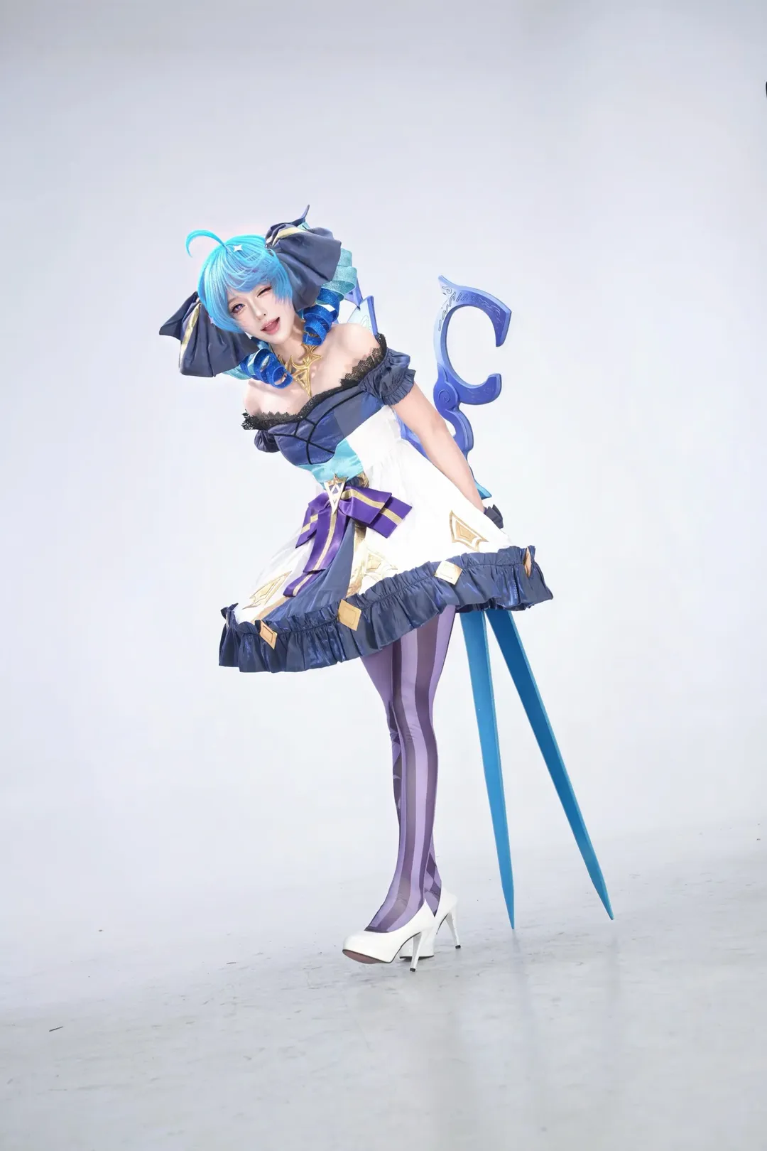 【格温cos】英雄联盟灵罗娃娃的白棚动态感正片 - 第 3 张