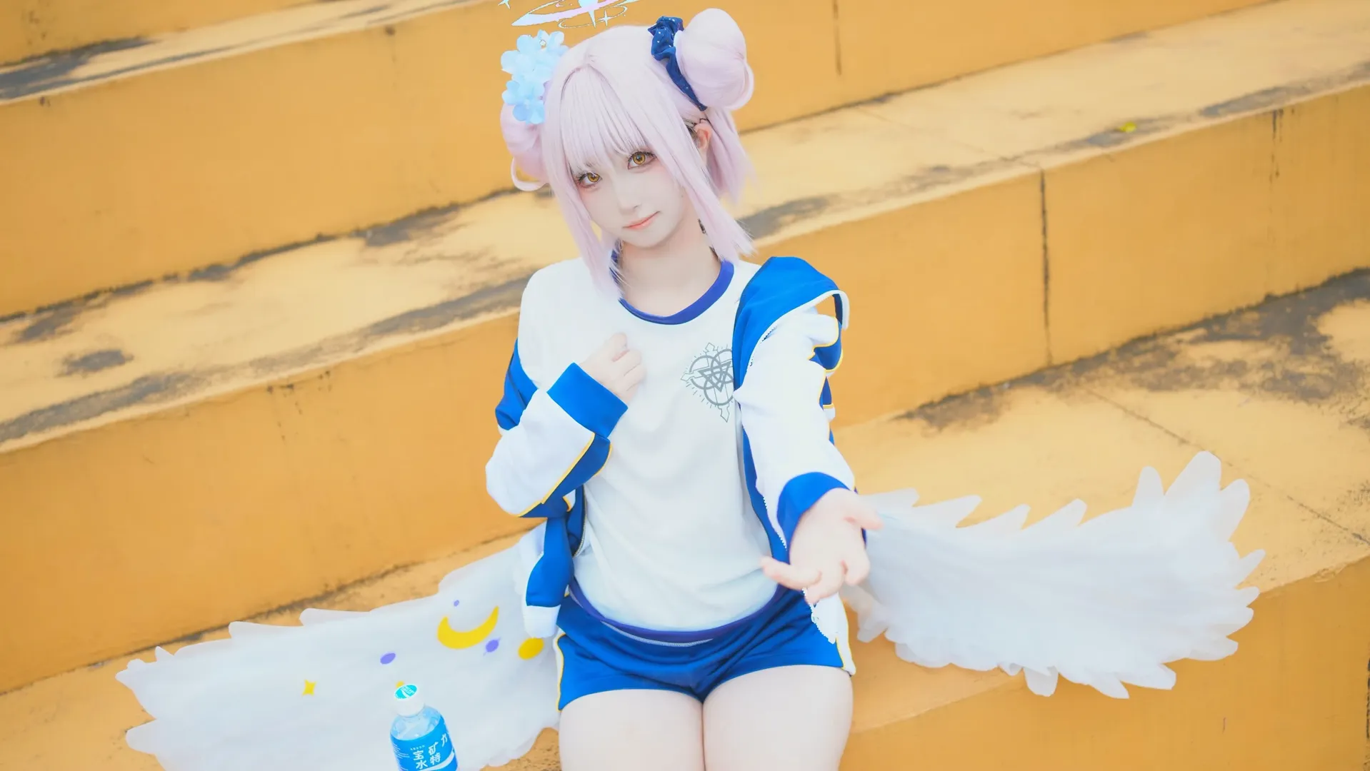 【聖園ミカ コスプレ】ブルーアーカイブの元気なスポーツウェア日常 - 2 枚目
