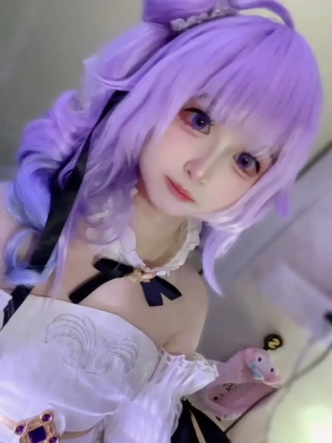 【独角兽cos】碧蓝航线中的纯白守护，手捧花束的温柔少女