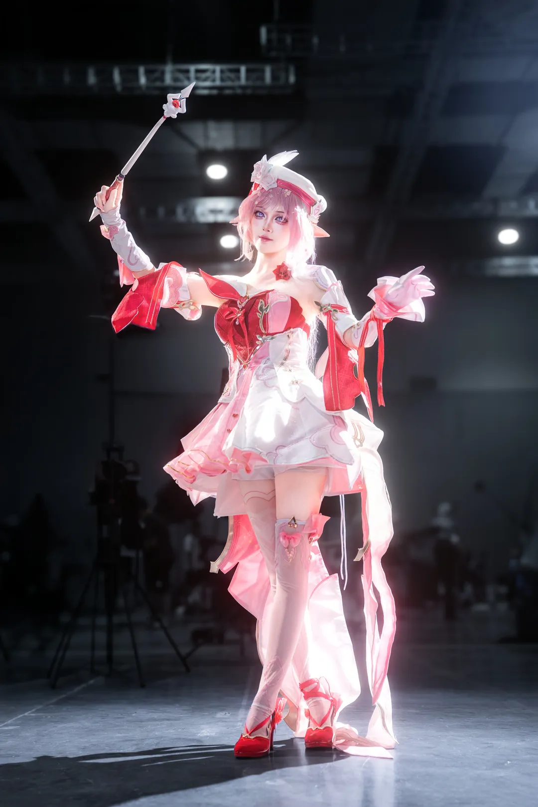 【爱莉希雅cos】爱愿妖精的晶莹魔法，定格在光与影的瞬间