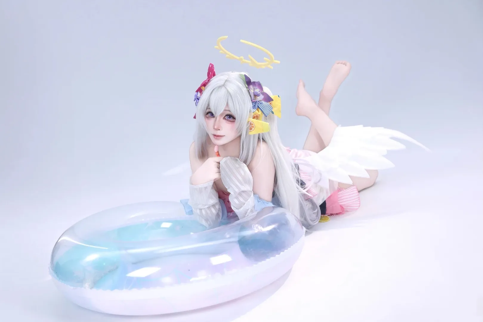 [Mizuki cosplay] Summer Angel and Transparent Swim Ring: A Cool Moment - Image 3