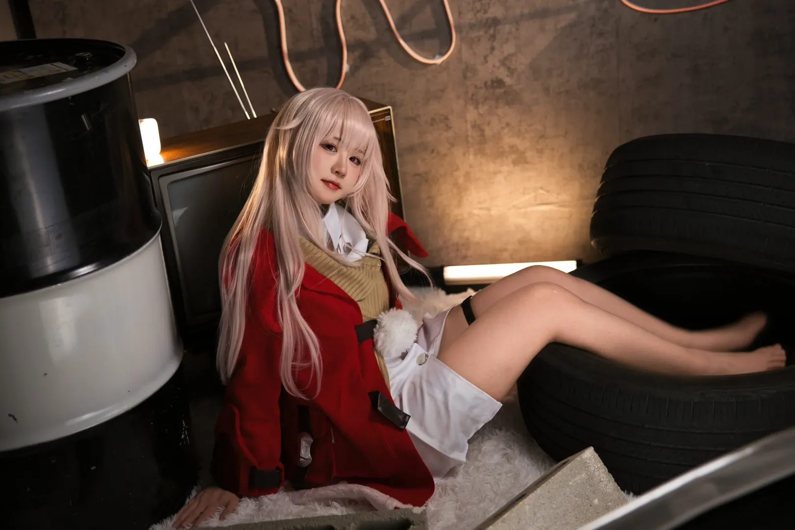 【クラーラ コスプレ】『崩壊：スターレイル』インダストリアルな廃墟空間に佇む静謐な表現 - 3 枚目