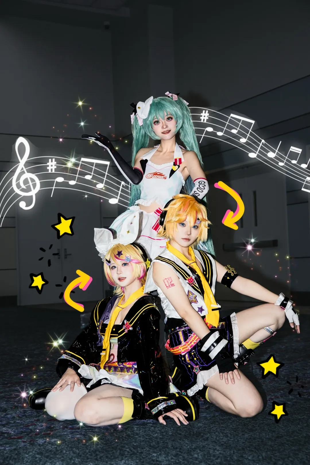 【初音ミク コスプレ】ボーカロイド3人組がイベントで集結！楽しさ倍増の合わせ写真 - 3 枚目