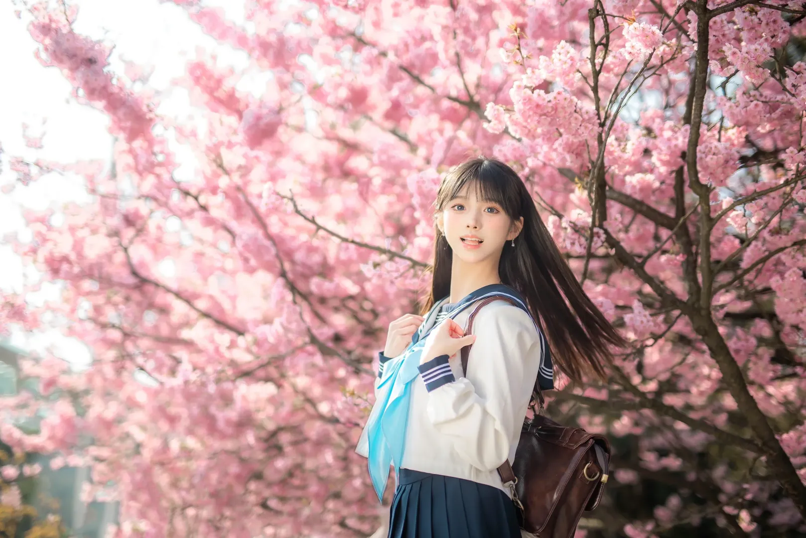 【明日酱cos】被樱花包围的春日水手服 - 第 9 张
