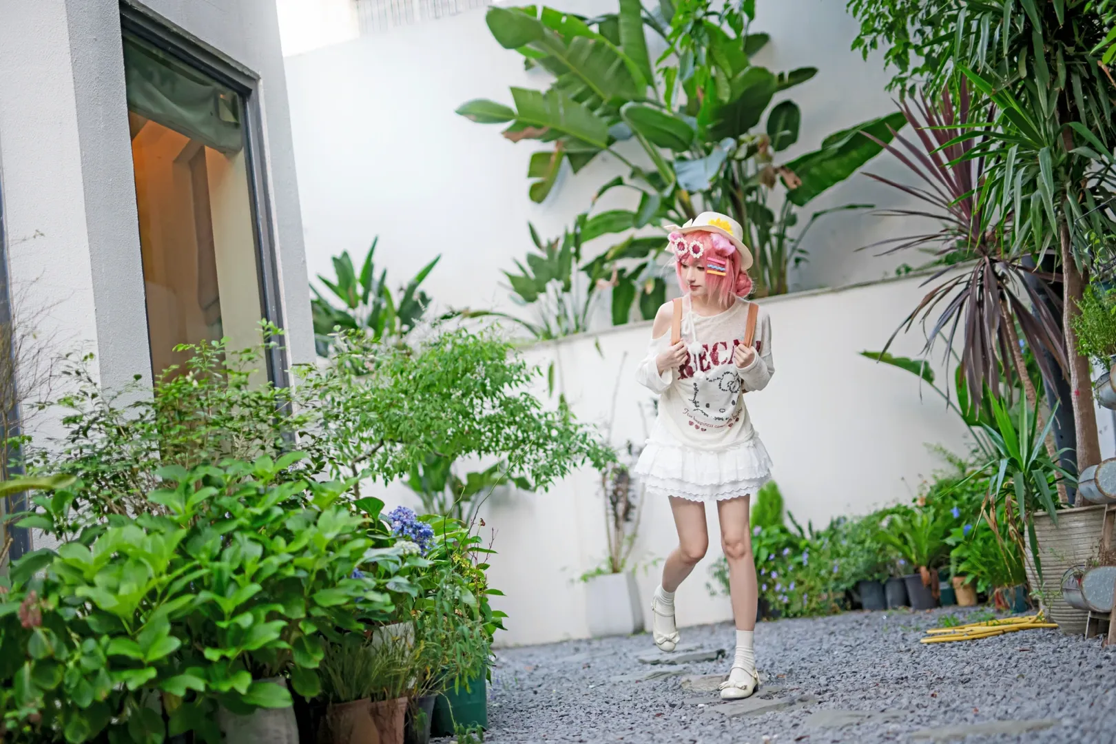 【澄闪cos】等车五分钟的治愈午后，和庭院小猫一起发呆 - 第 2 张