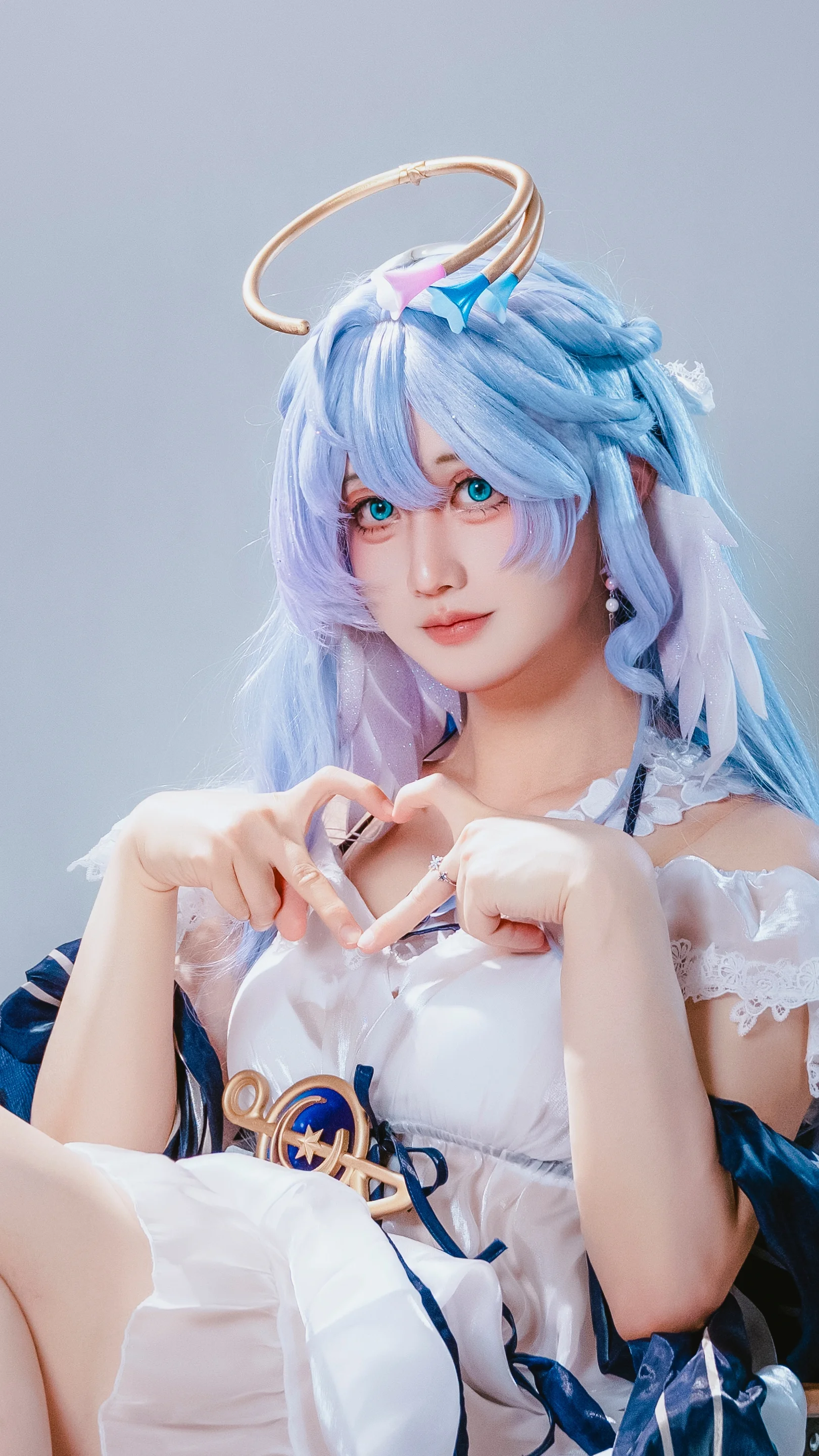 【知更鳥cos】崩壞星穹鐵道的天使，在影棚裡熱到融化 - 第 1 張