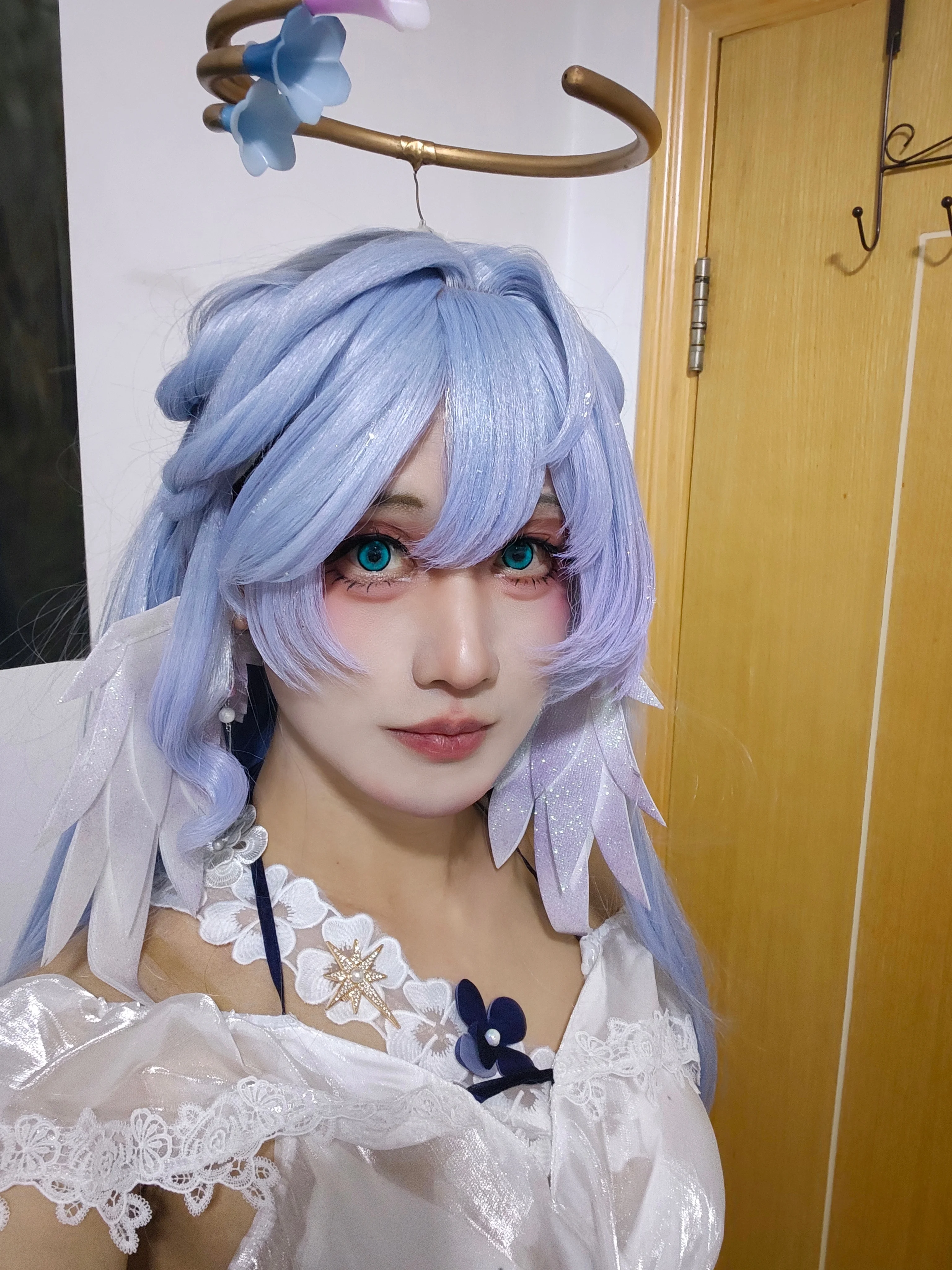 【知更鳥cos】崩壞星穹鐵道的天使，在影棚裡熱到融化 - 第 3 張