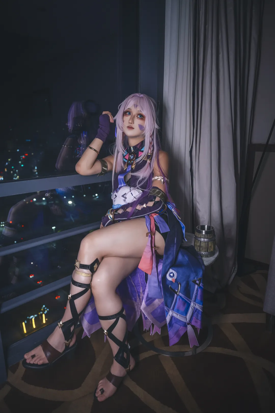 【茜特菈莉cos】原神角色夜色下的魅力与细节分享 - 第 1 张