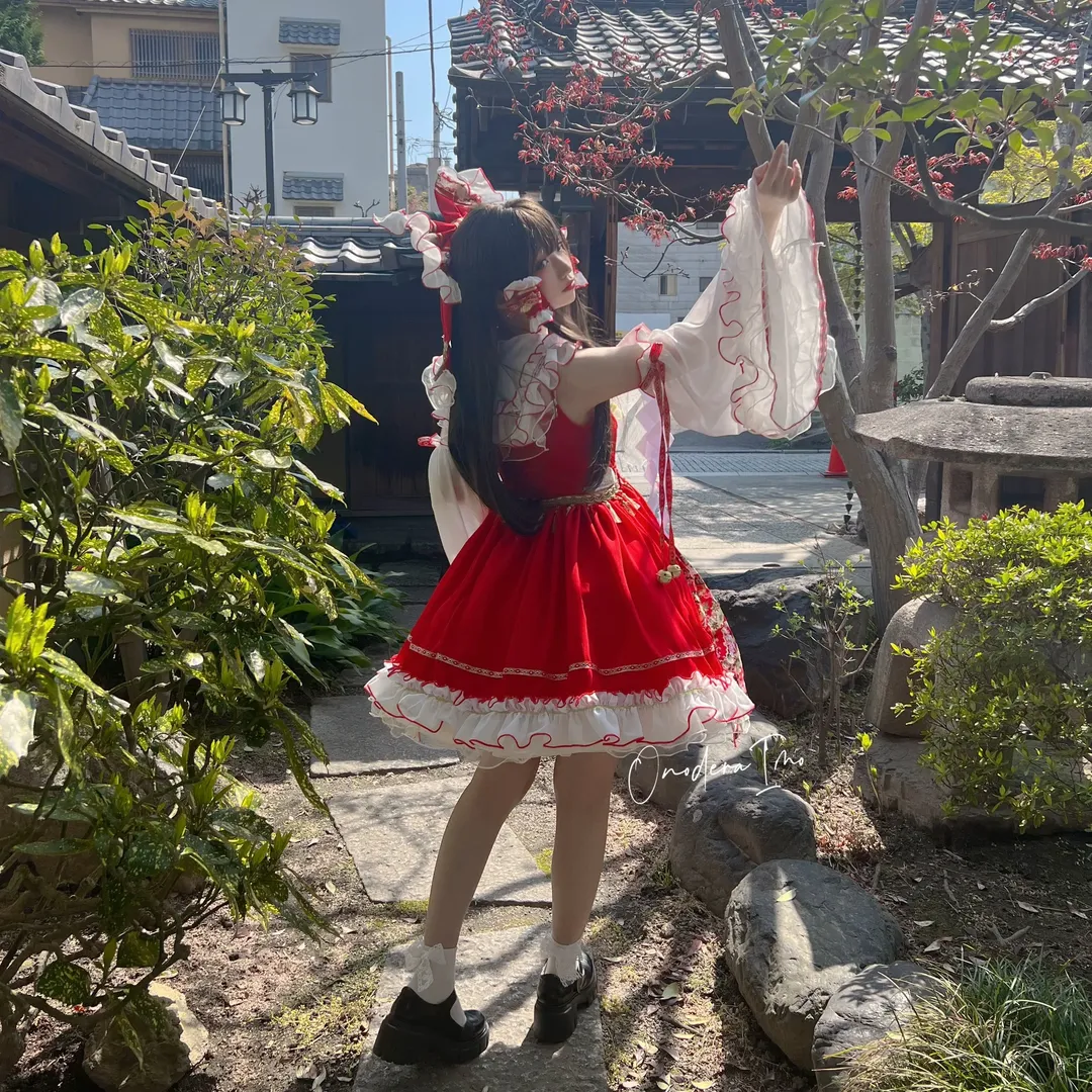 【Reimu Hakurei Cosplay】Paradise Three Years Later: The Shrine Maiden and Japanese Light & Shadow - Image 4