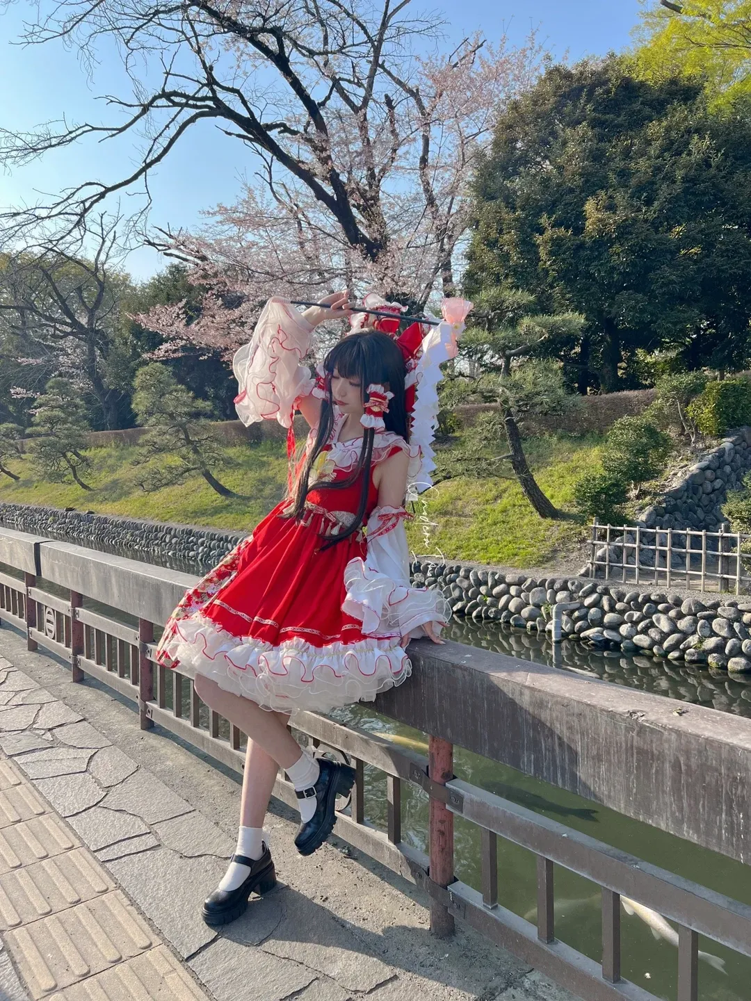 【Reimu Hakurei Cosplay】Paradise Three Years Later: The Shrine Maiden and Japanese Light & Shadow - Image 5