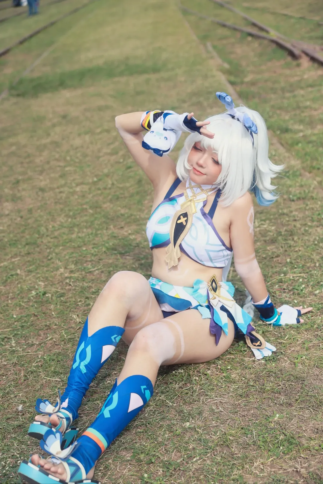 【玛拉妮cos】在草地上捕捉独属于纳塔的阳光