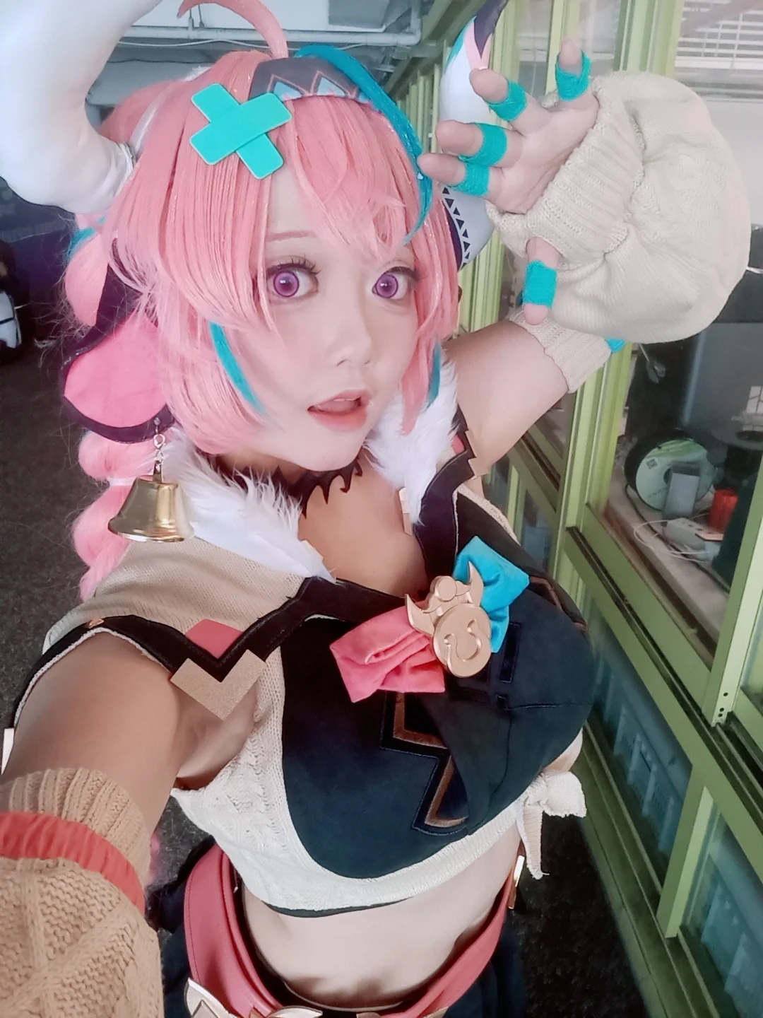 [Varesa Cosplay] Selfie Perspective of Genshin Impact's Pink-Haired Horned Girl - Image 3