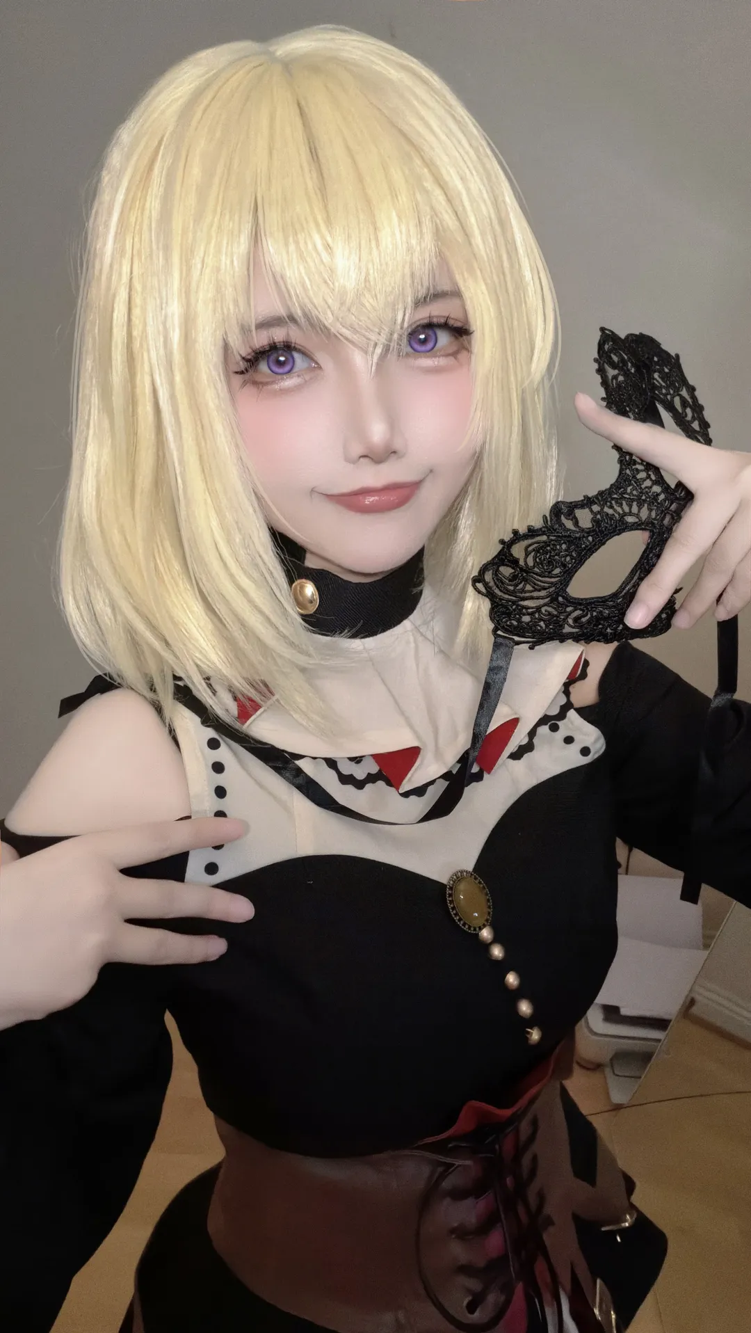 【三角初华cos】金发紫瞳的暗黑童话感 - 第 1 张