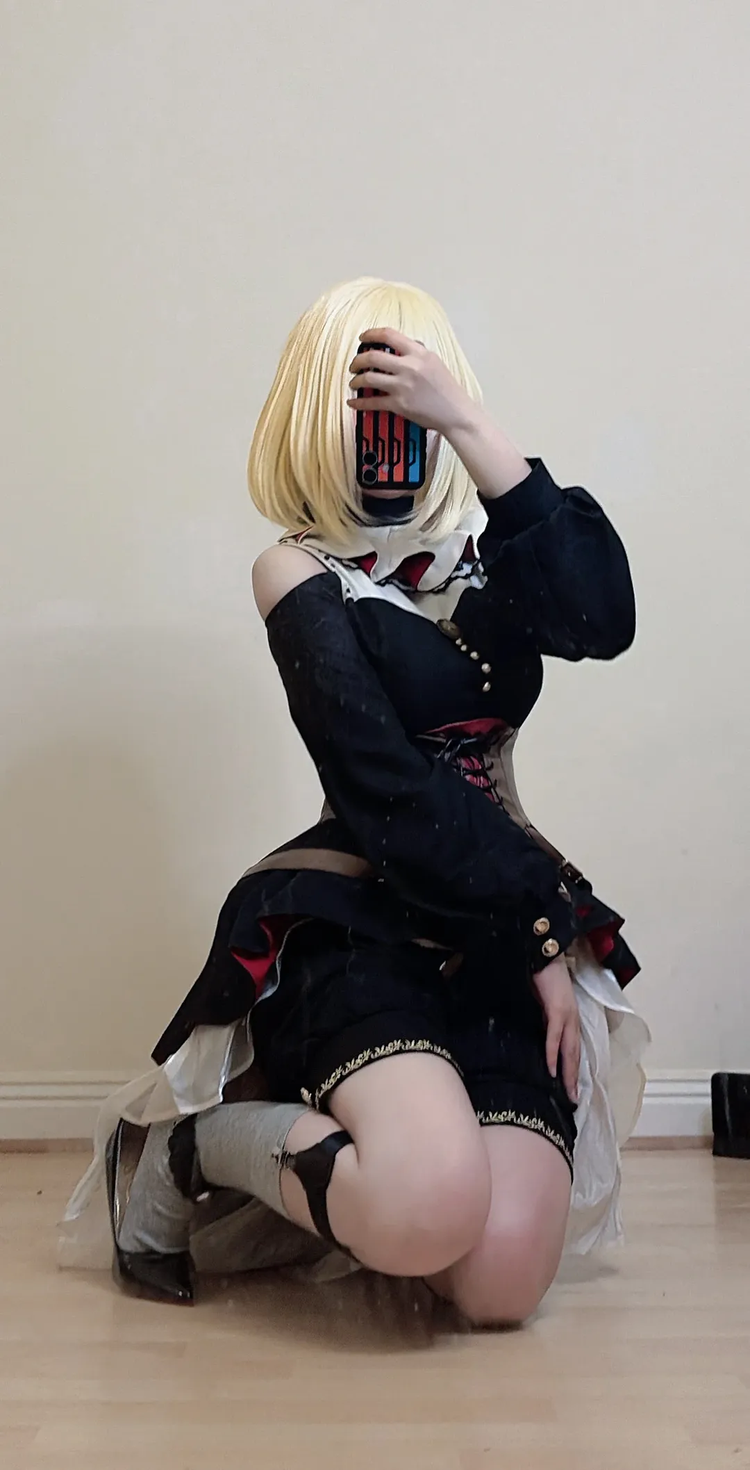 【三角初华cos】金发紫瞳的暗黑童话感