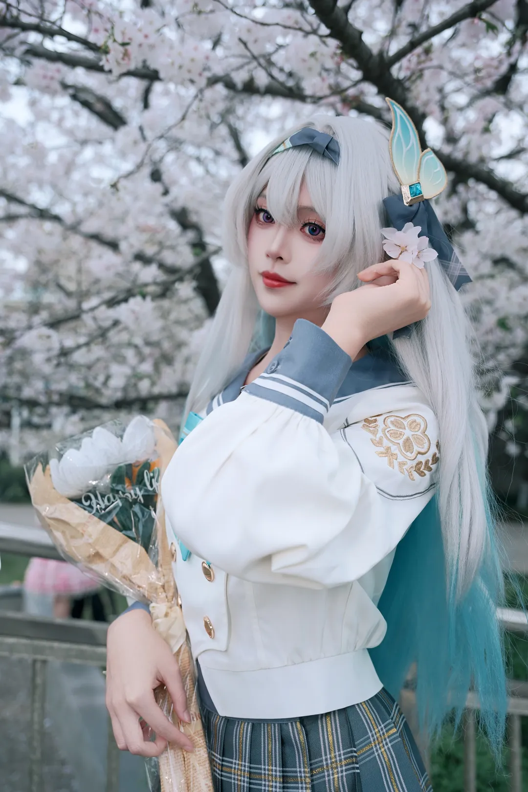 [Firefly cosplay] JK Outfit Under the Cherry Blossom Trees: Strolling Through Spring in Honkai: Star Rail - Image 2