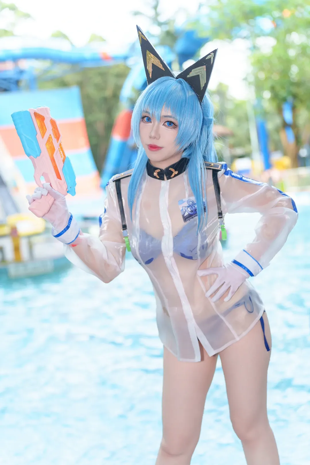 【海伦cos】Nikke胜利女神泳装版，清凉玩水日