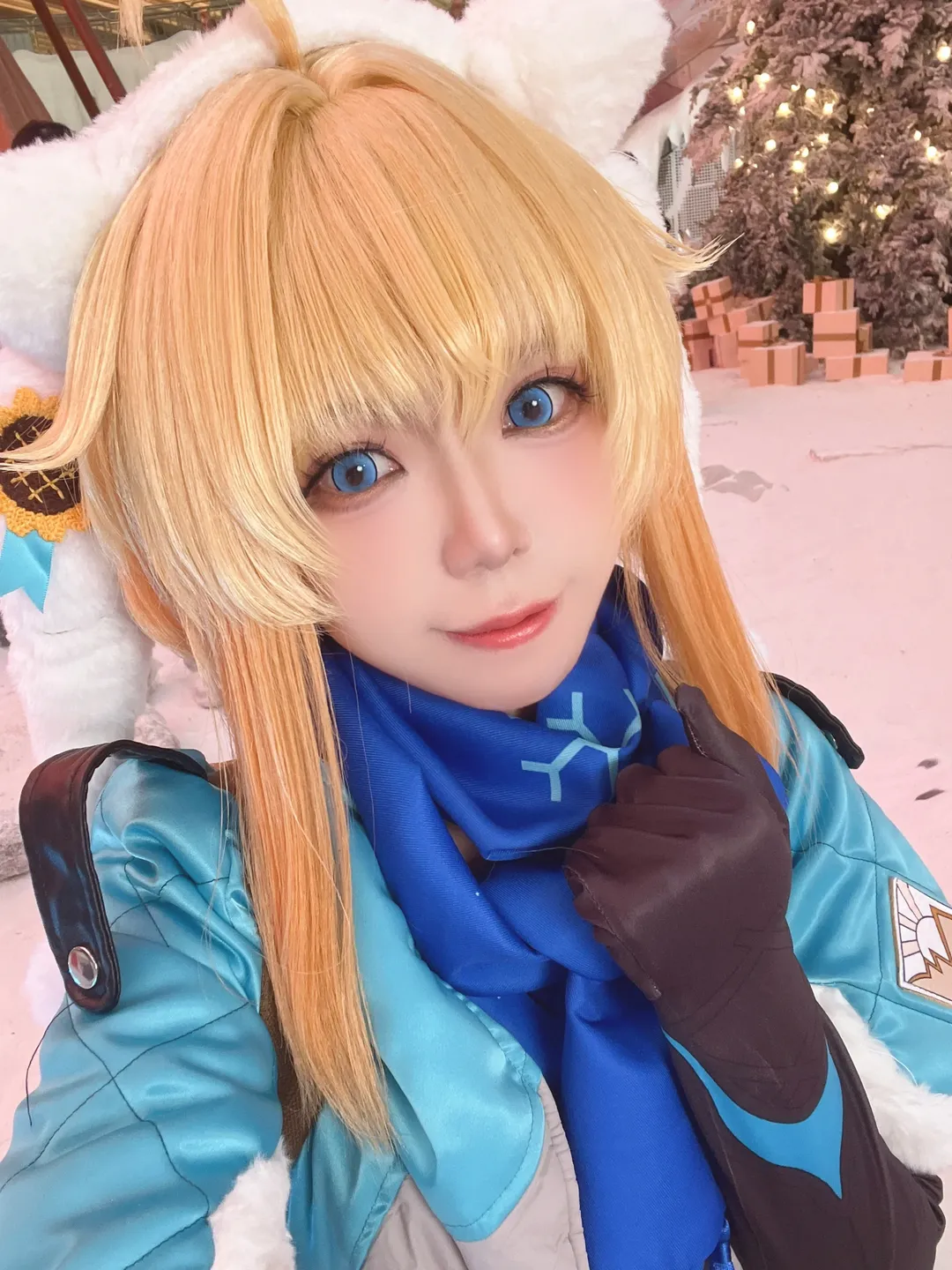 【玲可cos】崩坏星穹铁道里的雪地探险家，在南方人造雪景中过冬 - 第 1 张