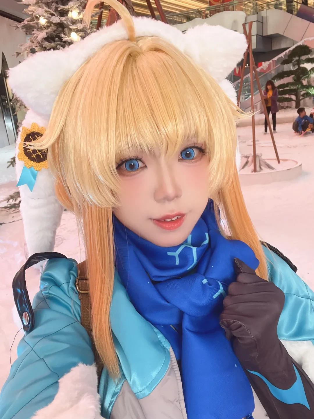 【玲可cos】崩坏星穹铁道里的雪地探险家，在南方人造雪景中过冬
