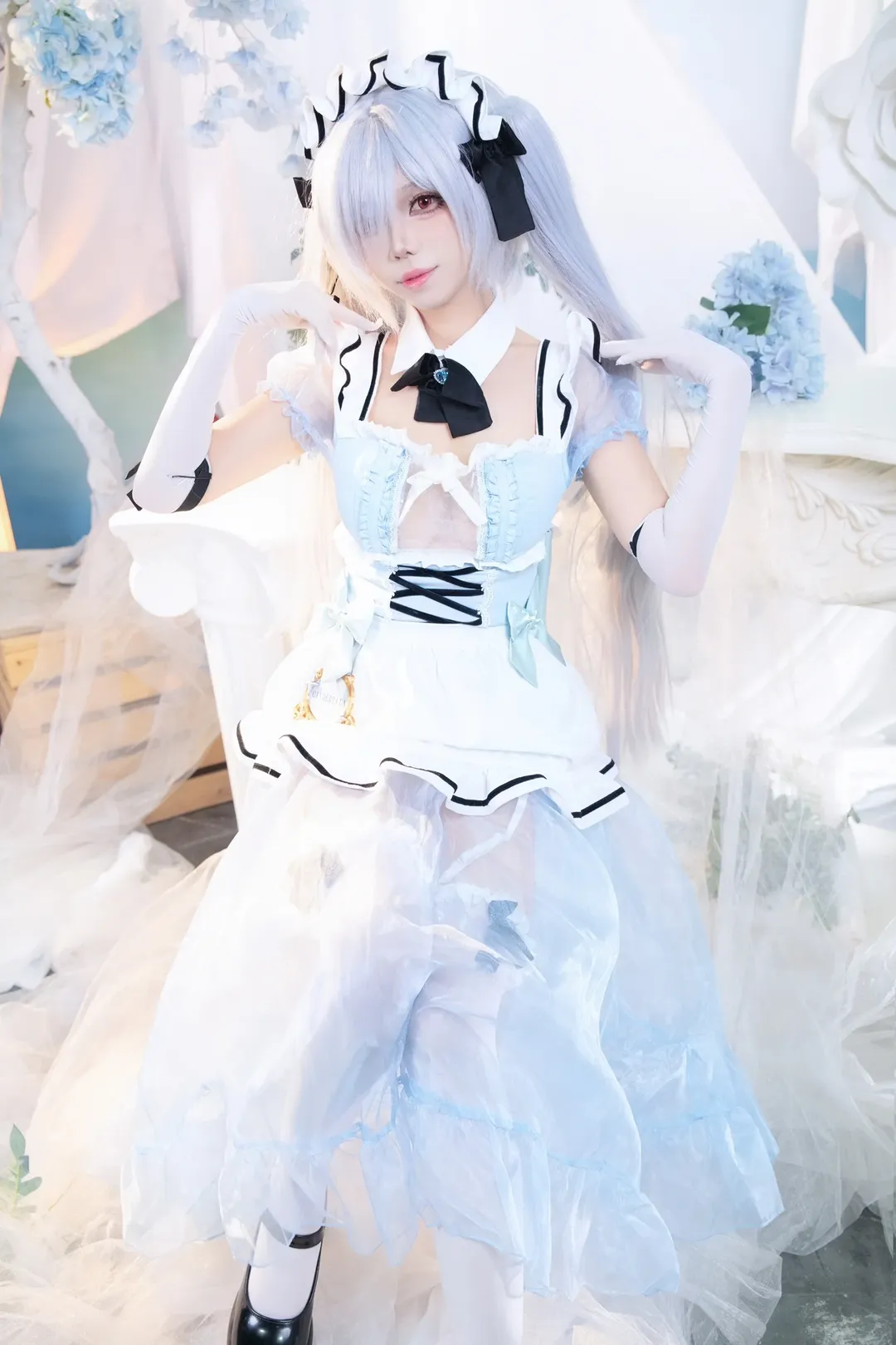 【シンデレラ コスプレ】勝利の女神：NIKKE ホタルACGエキスポの青白メイド服撮影記録 - 3 枚目