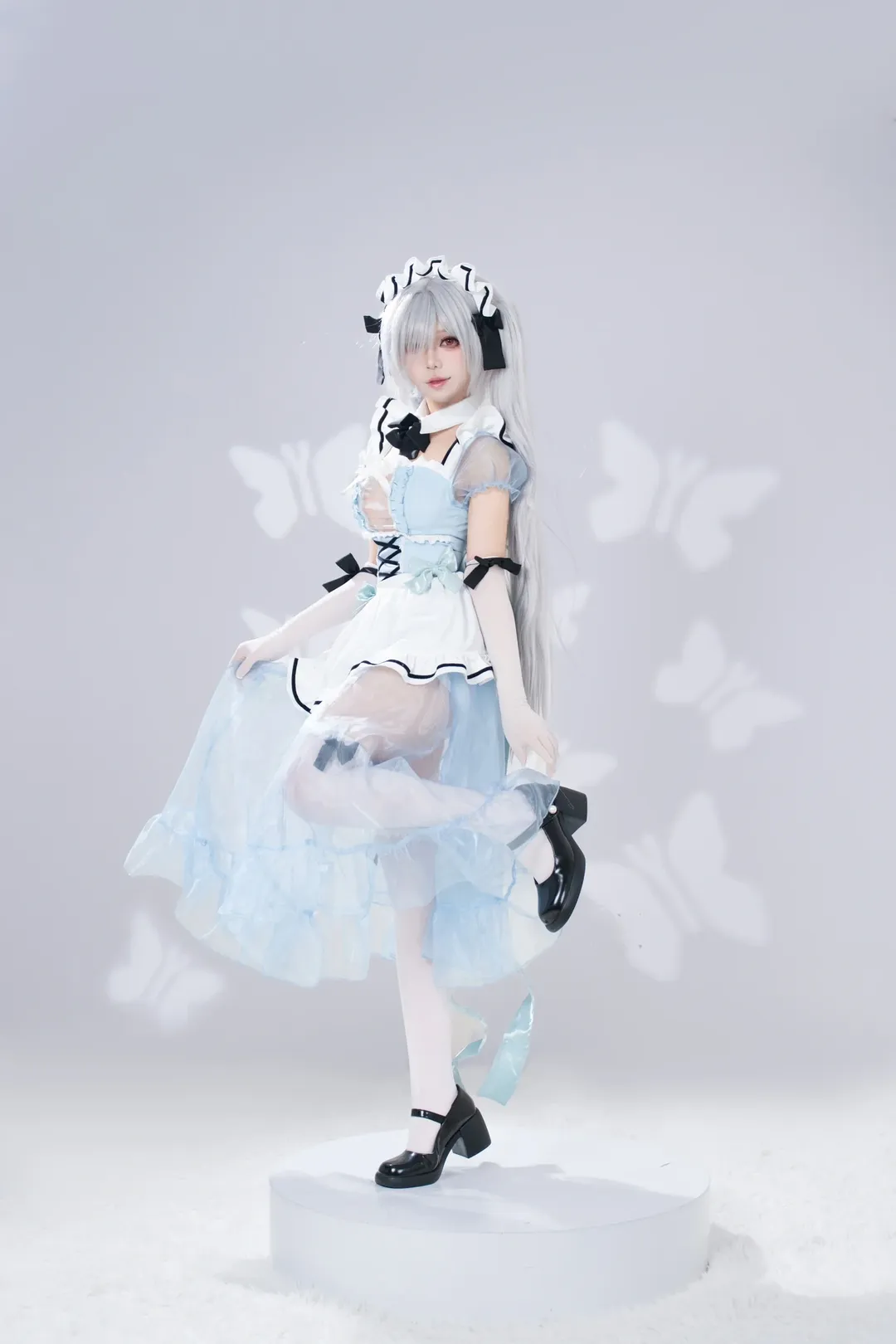 【灰姑娘cos】Nikke胜利女神里的她，萤火虫漫展蓝白女仆装现场直拍