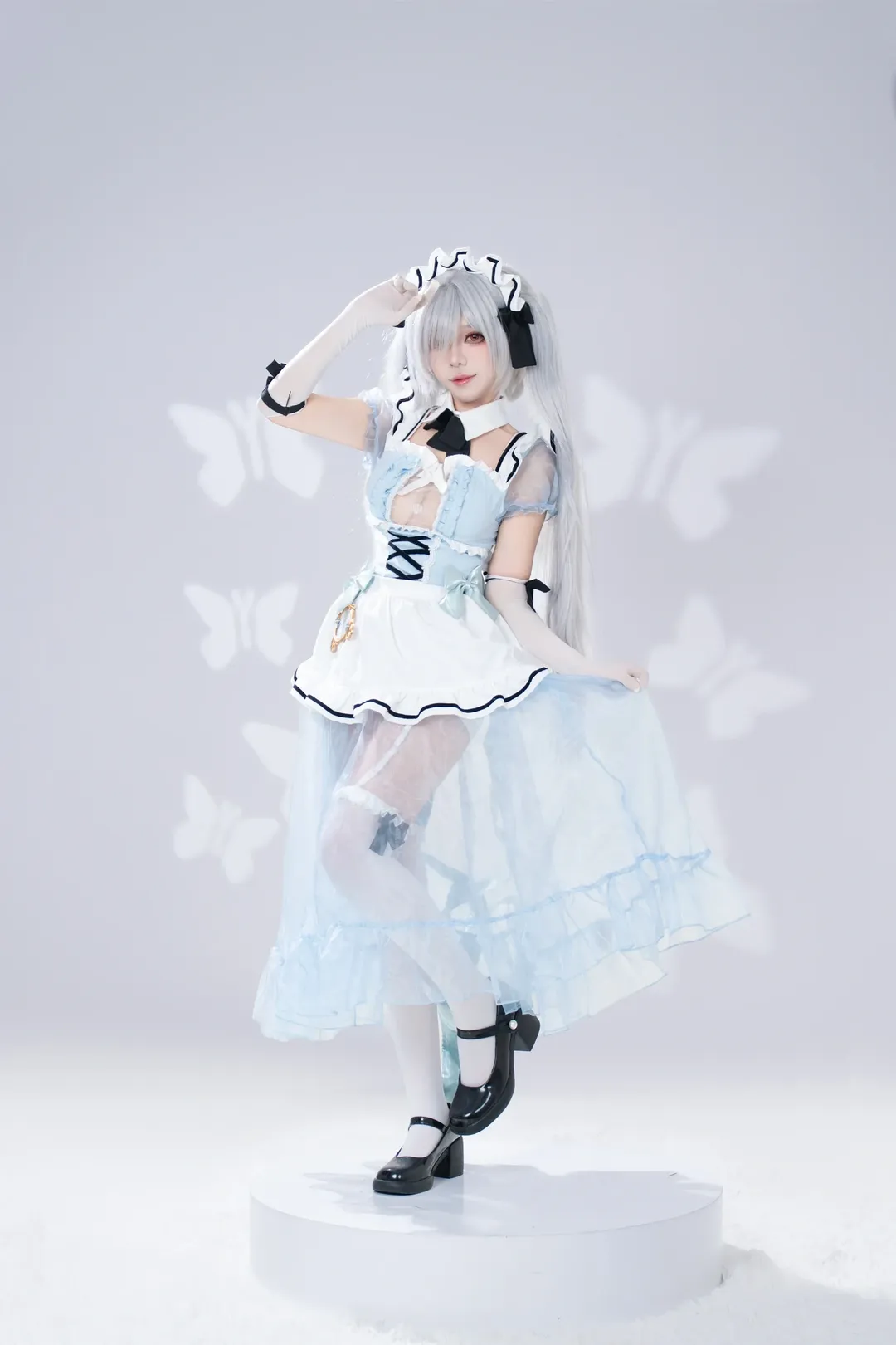 【灰姑娘cos】Nikke胜利女神里的她，萤火虫漫展蓝白女仆装现场直拍 - 第 4 张