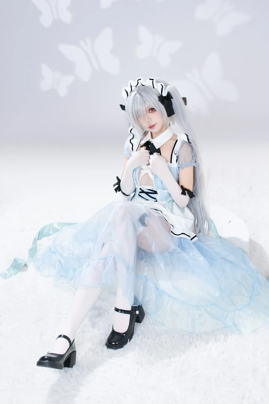 【灰姑娘cos】Nikke胜利女神里的她，萤火虫漫展蓝白女仆装现场直拍 - 第 5 张