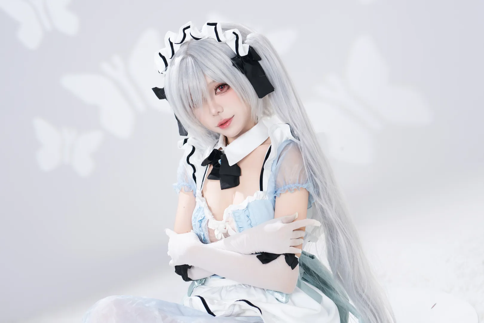【灰姑娘cos】Nikke胜利女神里的她，萤火虫漫展蓝白女仆装现场直拍 - 第 7 张