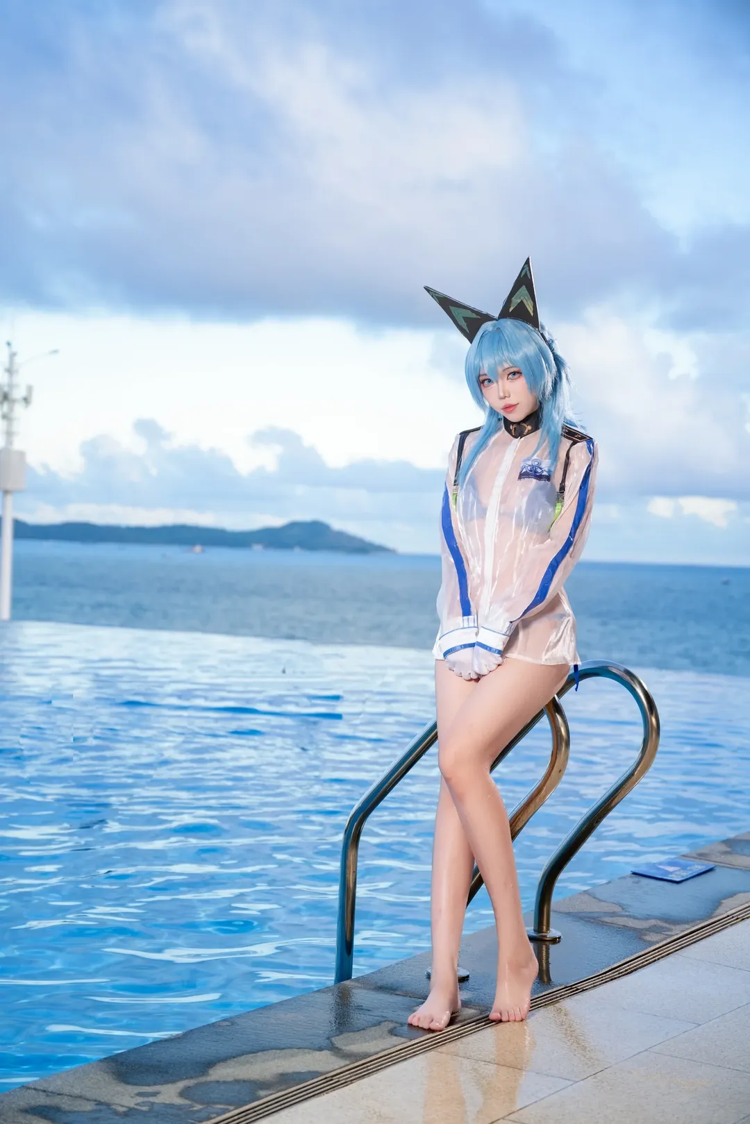 【海伦cos】Nikke胜利女神，海风吹拂的泳装拍摄记录