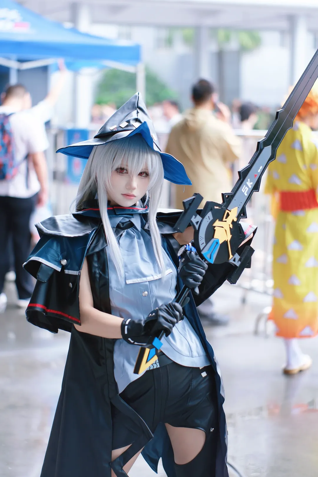 【斯卡蒂cos】明日方舟深海猎人，上岸的瞬间捕获全场视线 - 第 6 张