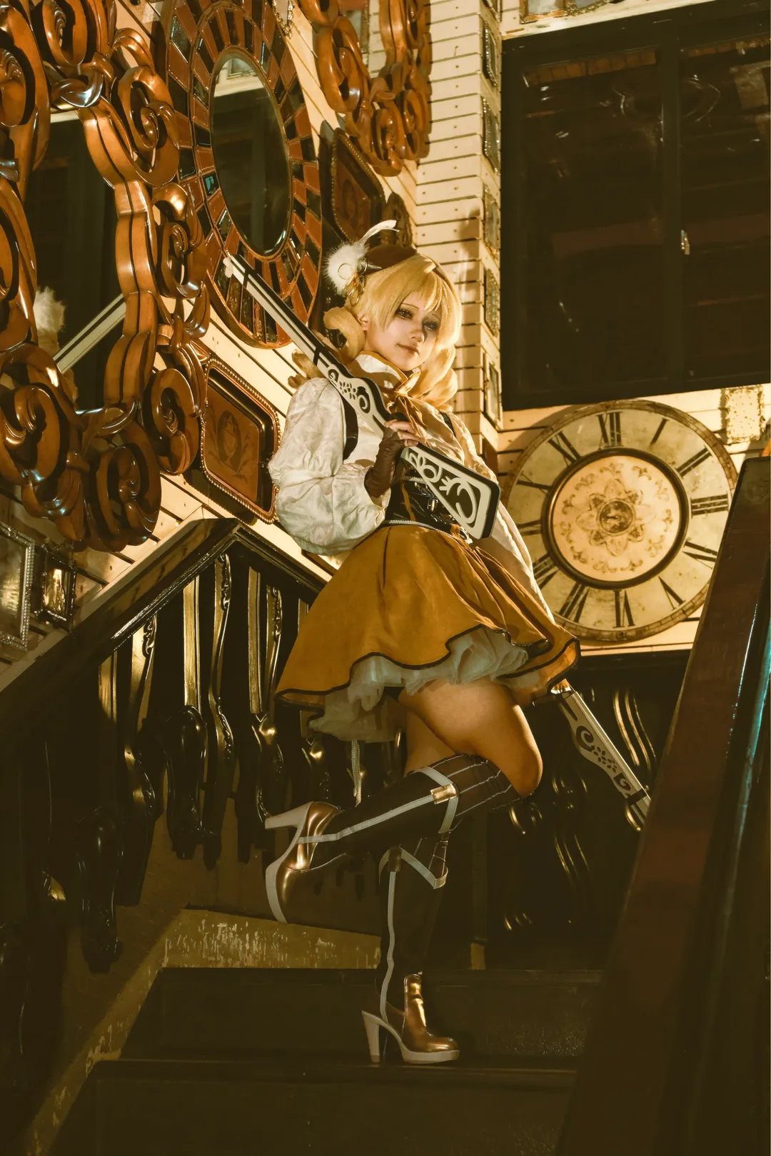 【巴麻美cos】魔法少女小圆，复古楼梯间的深夜魔法 - 第 2 张
