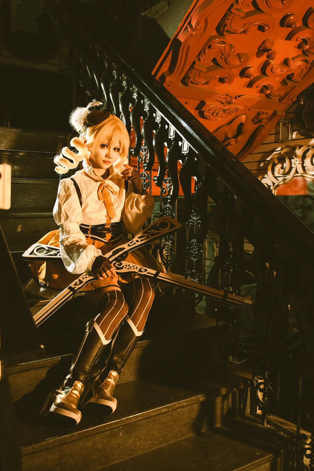 【巴麻美cos】魔法少女小圆，复古楼梯间的深夜魔法 - 第 6 张