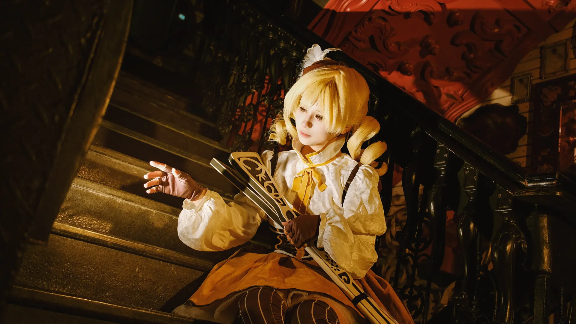 【巴麻美cos】魔法少女小圆，复古楼梯间的深夜魔法 - 第 7 张