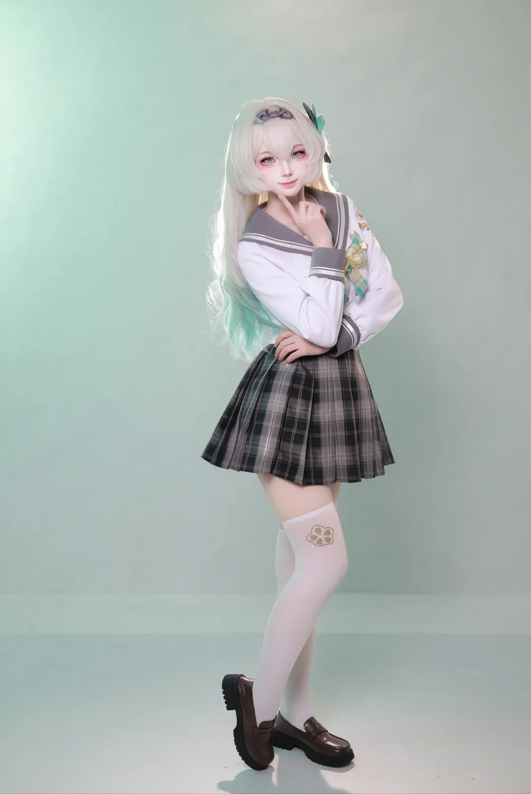 【流萤cos】崩坏星穹铁道春日手信，水手服JK展现少女活力