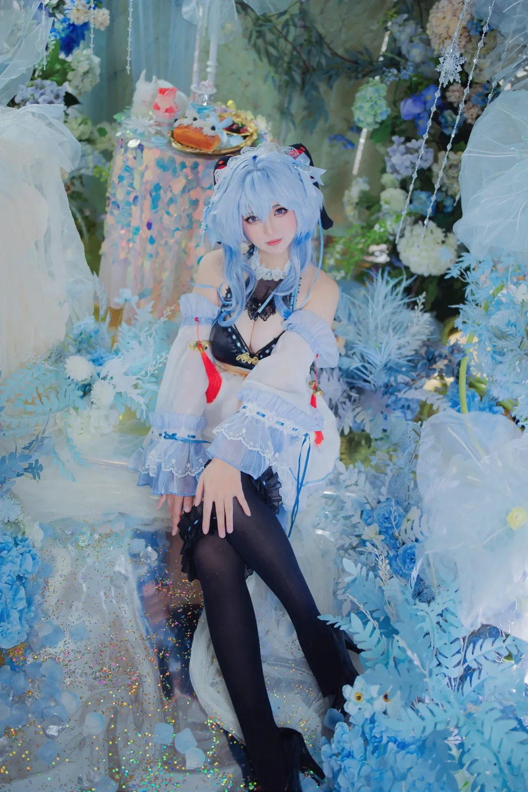【甘雨cos】原神，梦幻蓝调里的女仆装与黑丝