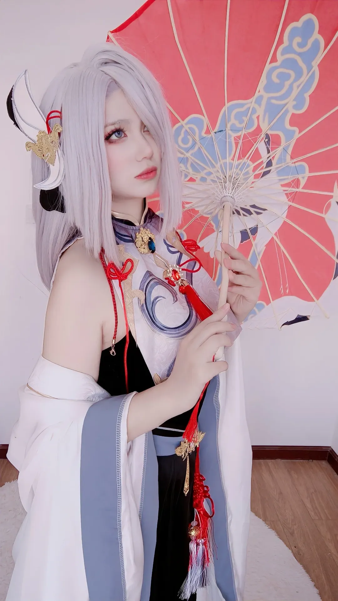 【申鹤cos】银发红绳，重现仙家气韵