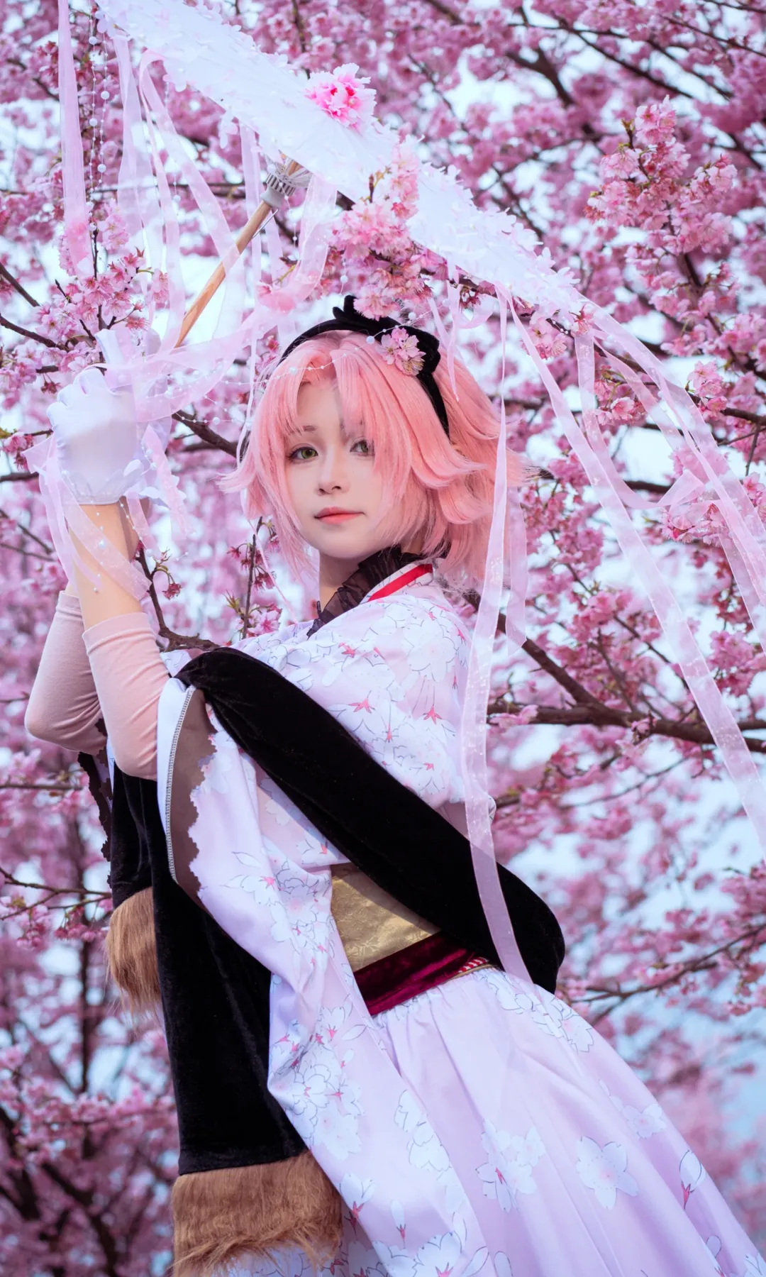 [Haruno Sakura Cosplay] A Spring Freeze-Frame Beneath the Cherry Blossom Trees - Image 7
