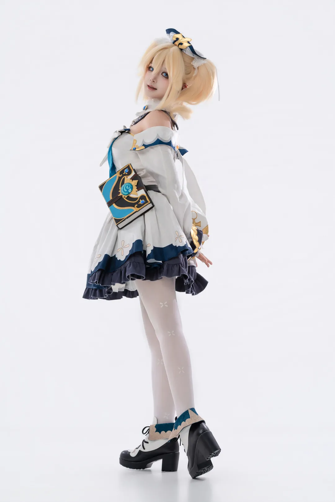 【芭芭拉cos】原神纯净白棚里的治愈系少女 - 第 4 张