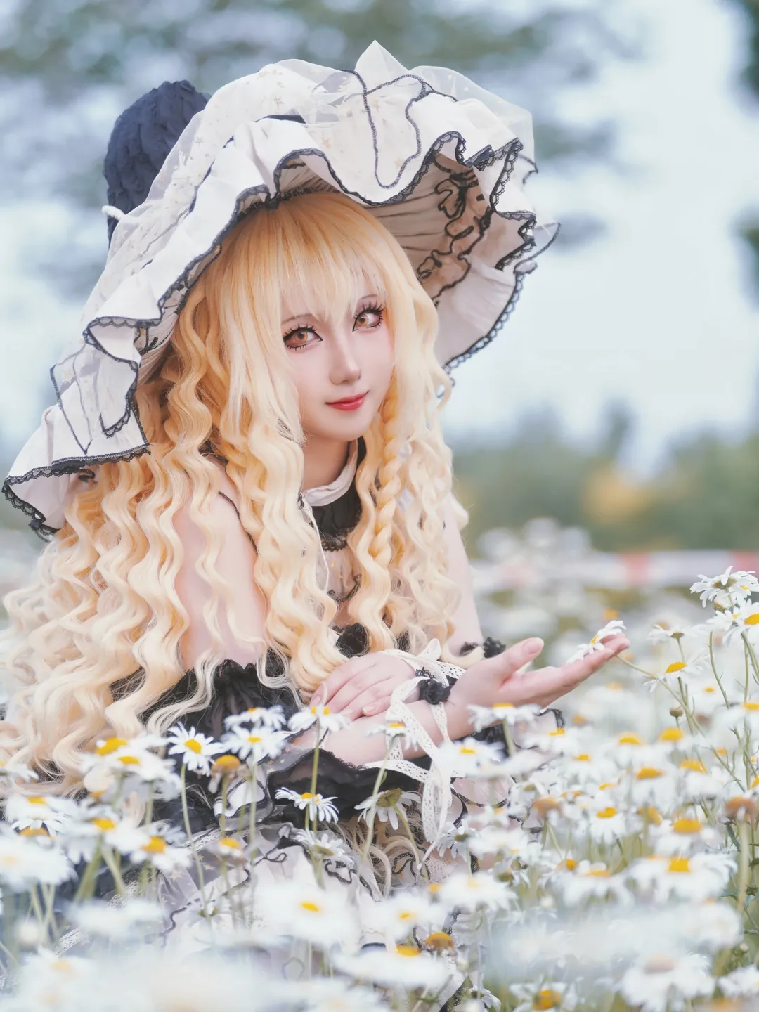 【雾雨魔理沙cos】不偷书的魔法使，闯入了一片雏菊花田 - 第 1 张