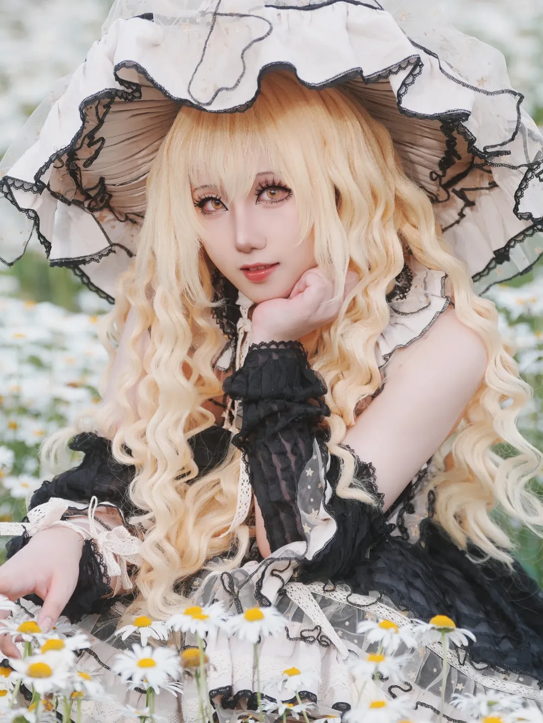【雾雨魔理沙cos】花海里的黑白洋装，和初夏的雏菊一起定格 - 第 1 张