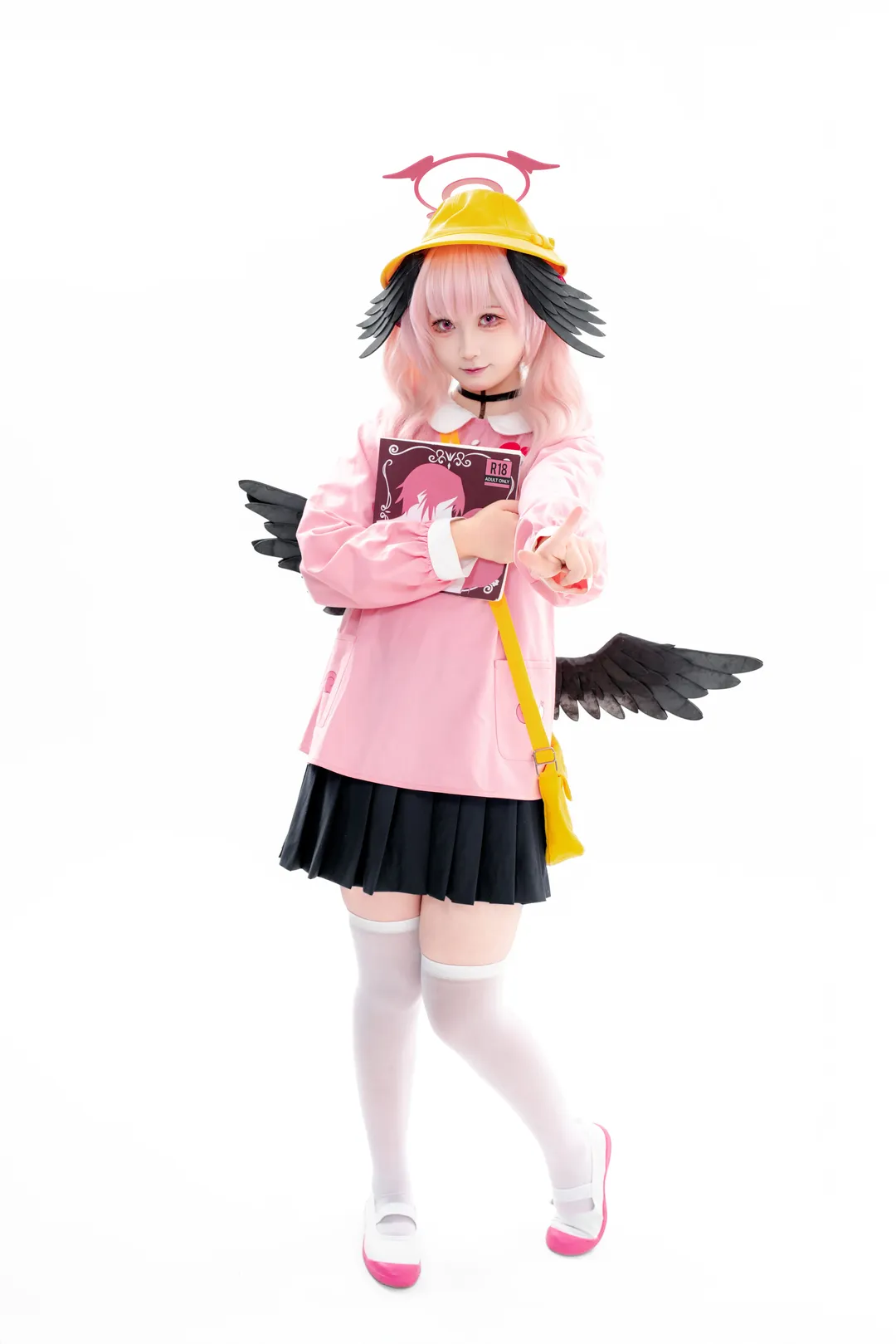 【下江小春cos】蔚蓝档案里的天使，戴好帽子出击 - 第 2 张