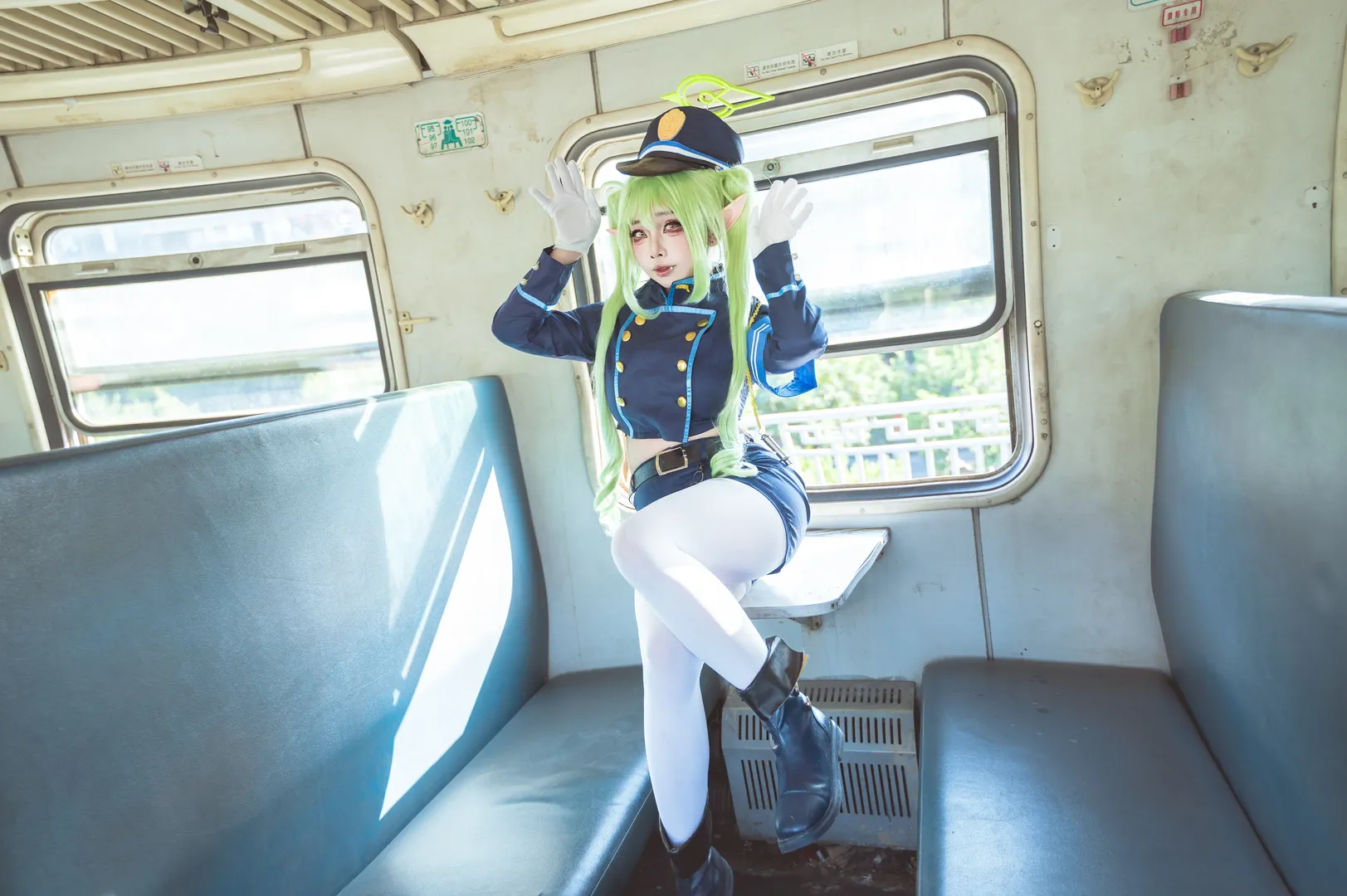【橘望cos】蔚蓝档案，深蓝铁道部制服与复古列车的随拍 - 第 5 张