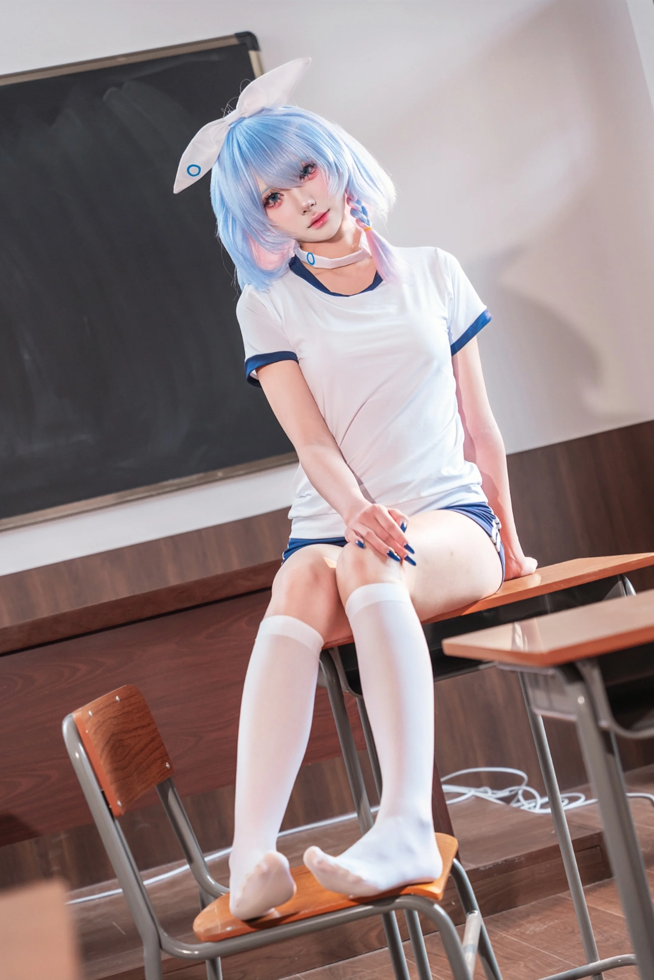 【阿羅娜cos】教室裡的藍白體操服，藍色惡魔的日常 - 第 3 張
